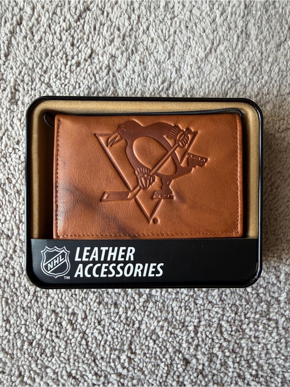 NWT Pittsburgh Penguins Trifold Leather Wallet